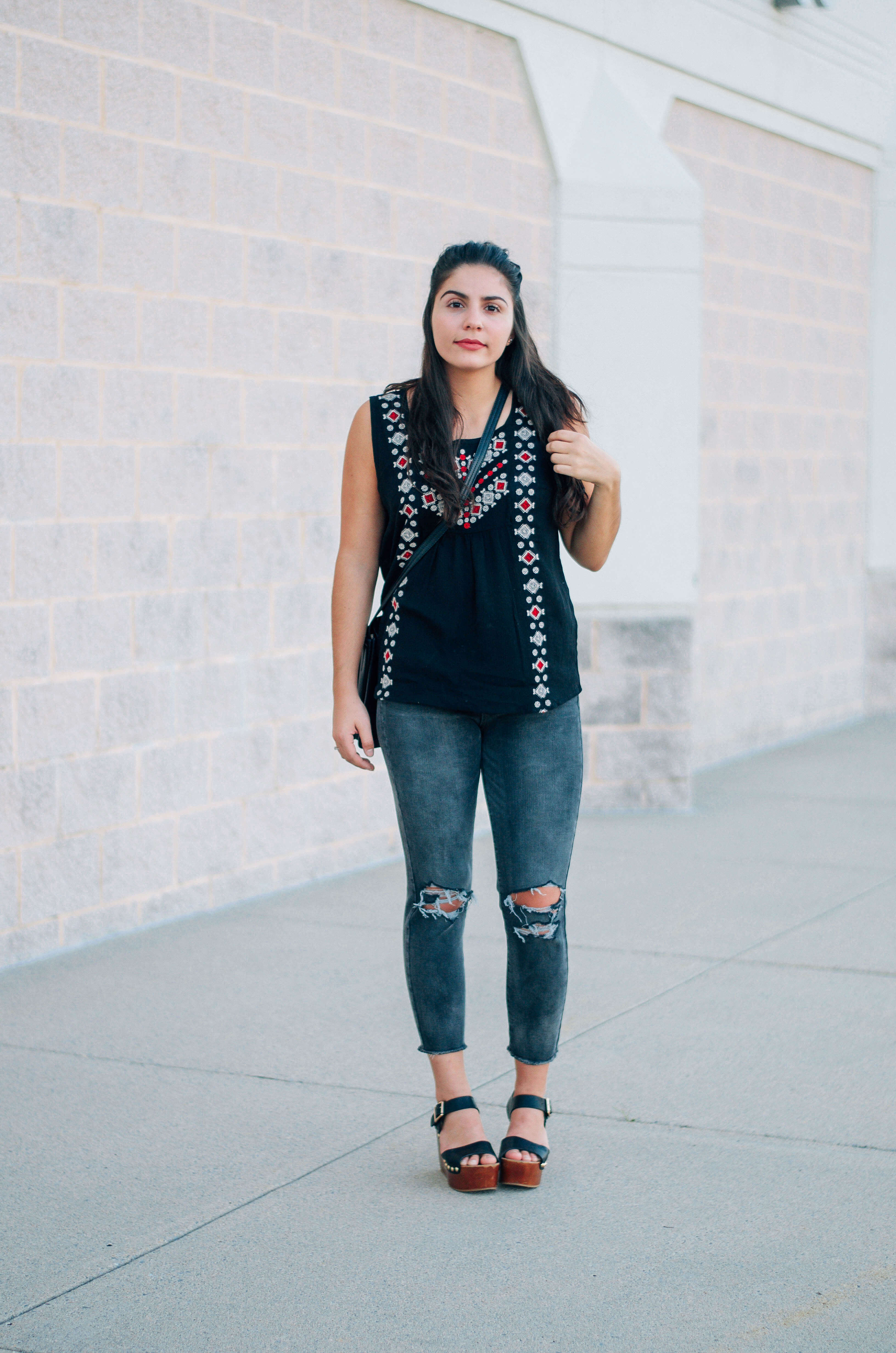 ripped-jeans-platforms-5