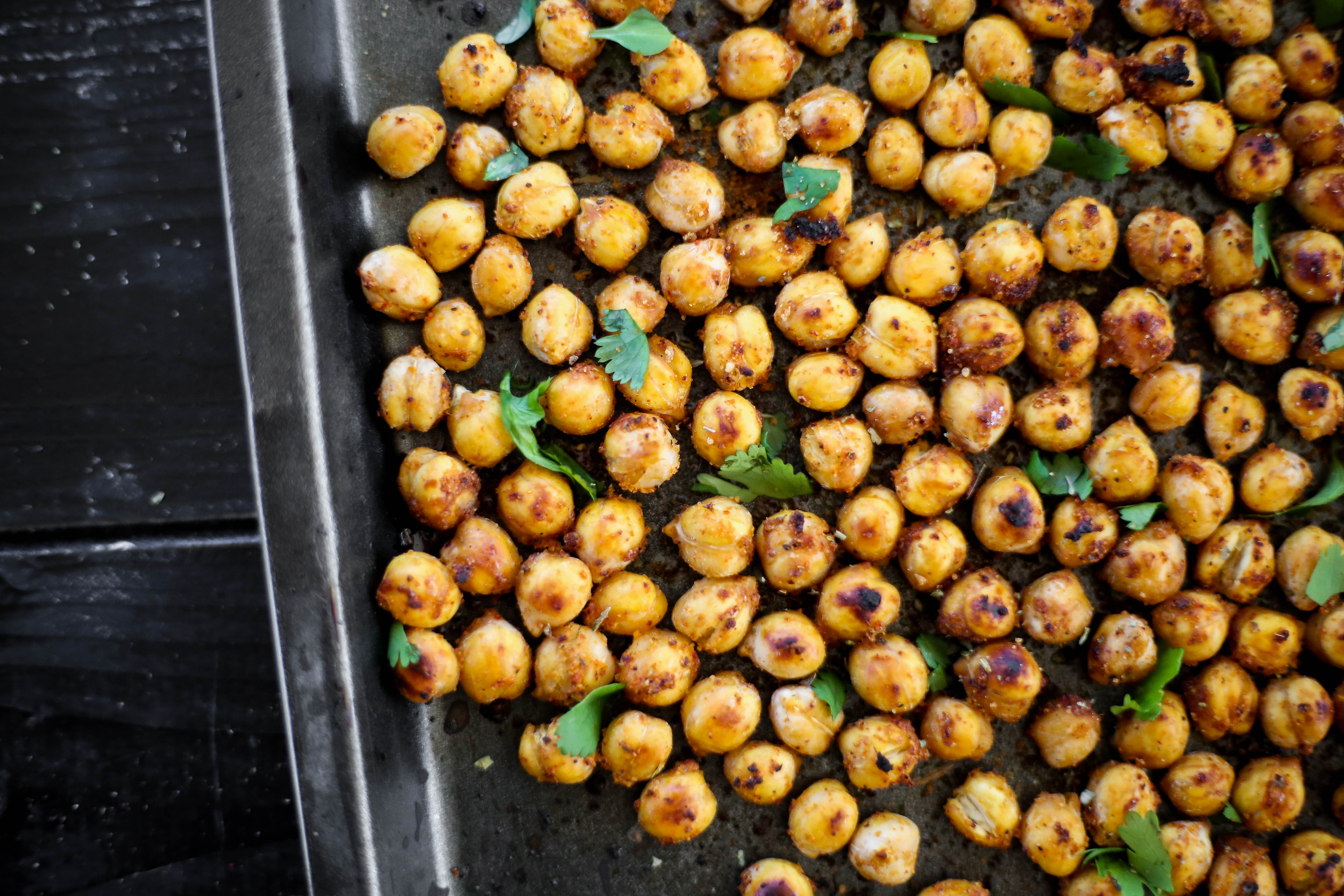 sweet-n-spicy-roasted-chickpeas-5
