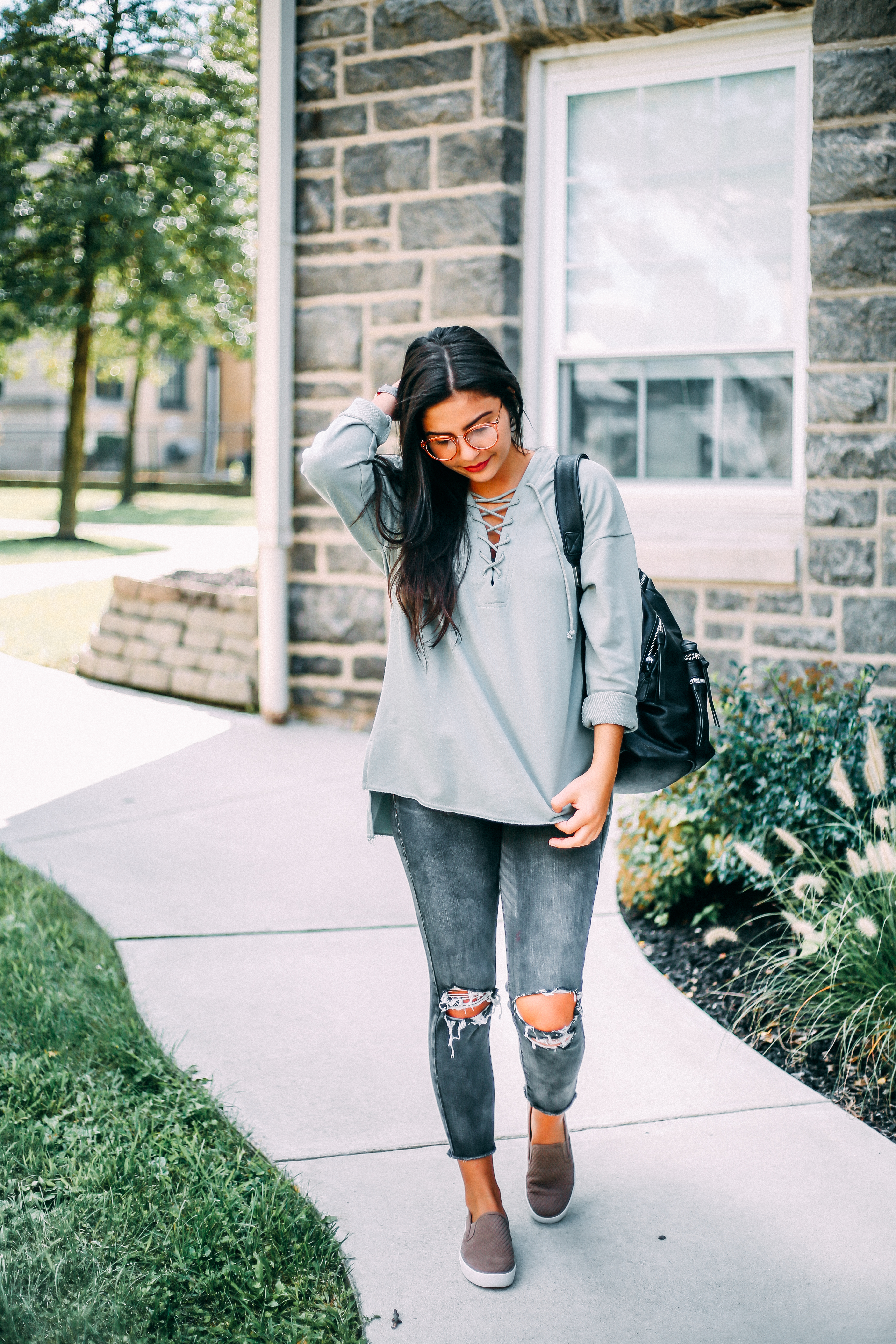 ripped-jeans-lace-up-sweatshirt-11