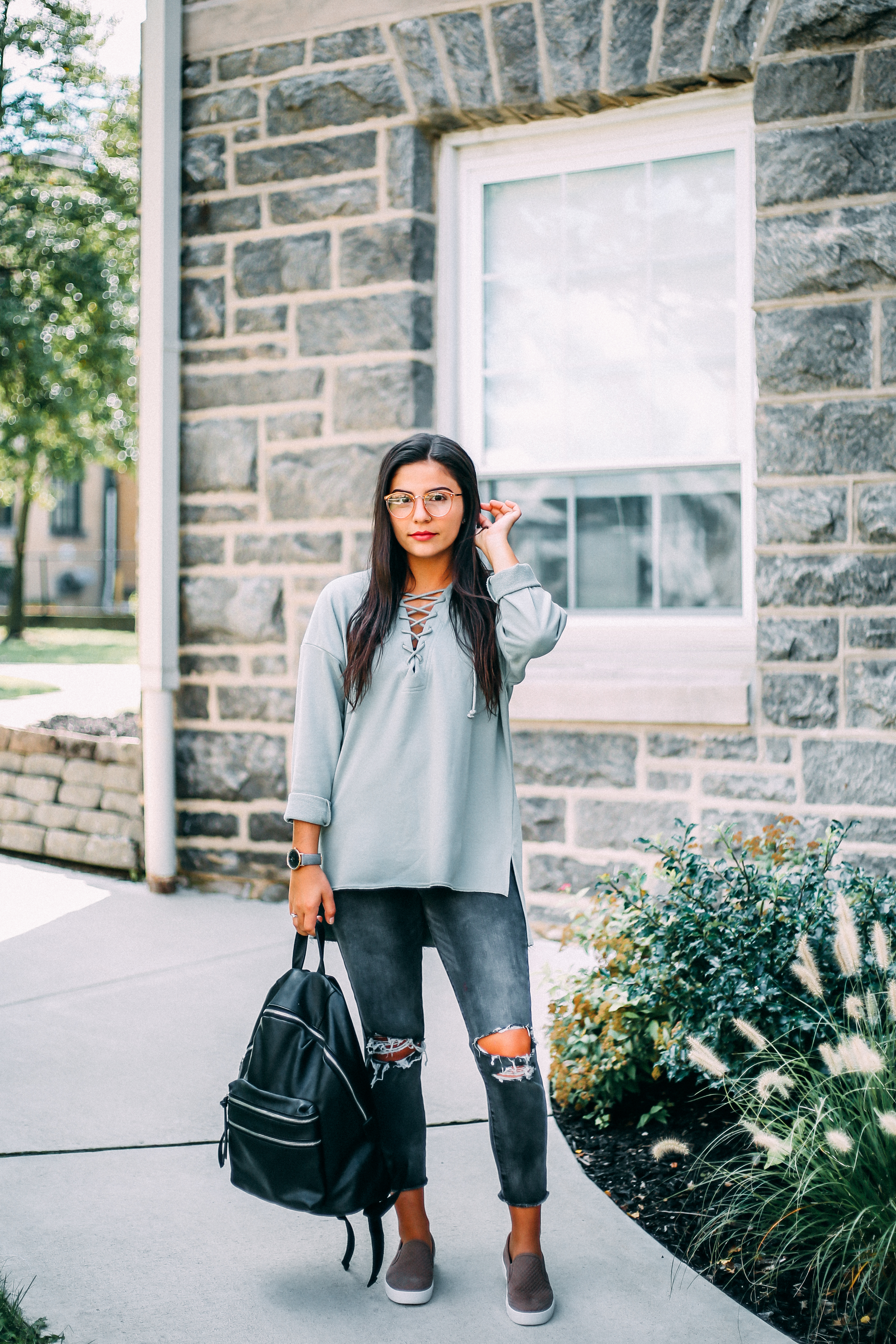 ripped-jeans-lace-up-sweatshirt-12