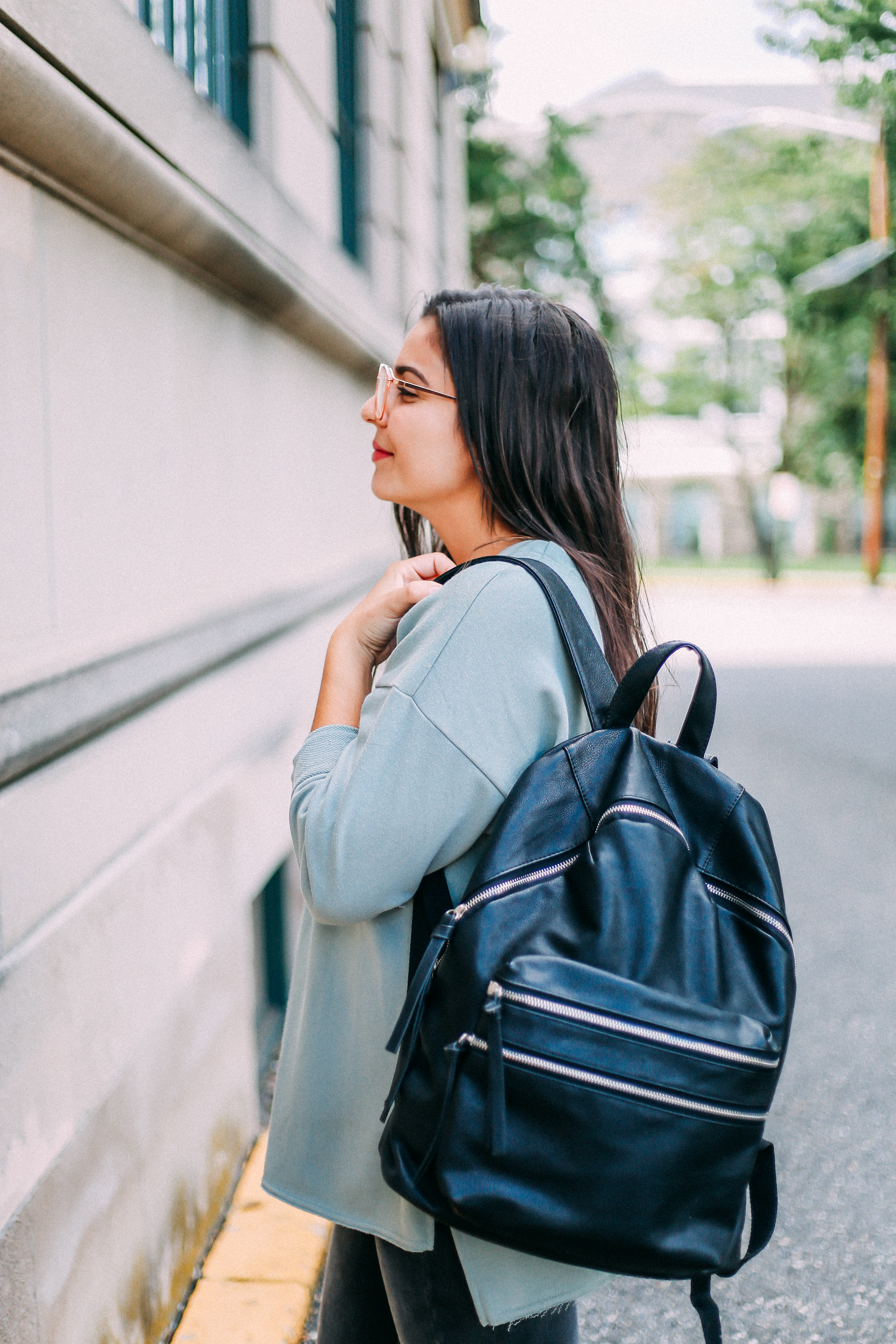 ripped-jeans-lace-up-sweatshirt-36