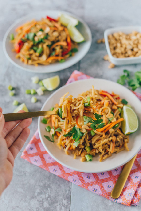 20 Minute Vegan Pad Thai with peanuts