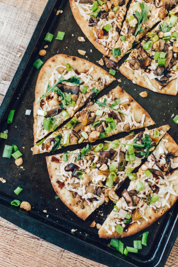 easy-mushroom-balsamic-vegan-flatbread-pizza-4