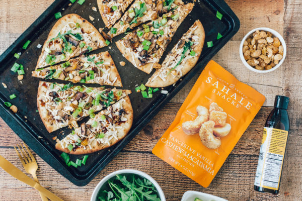 easy-mushroom-balsamic-vegan-flatbread-pizza-6