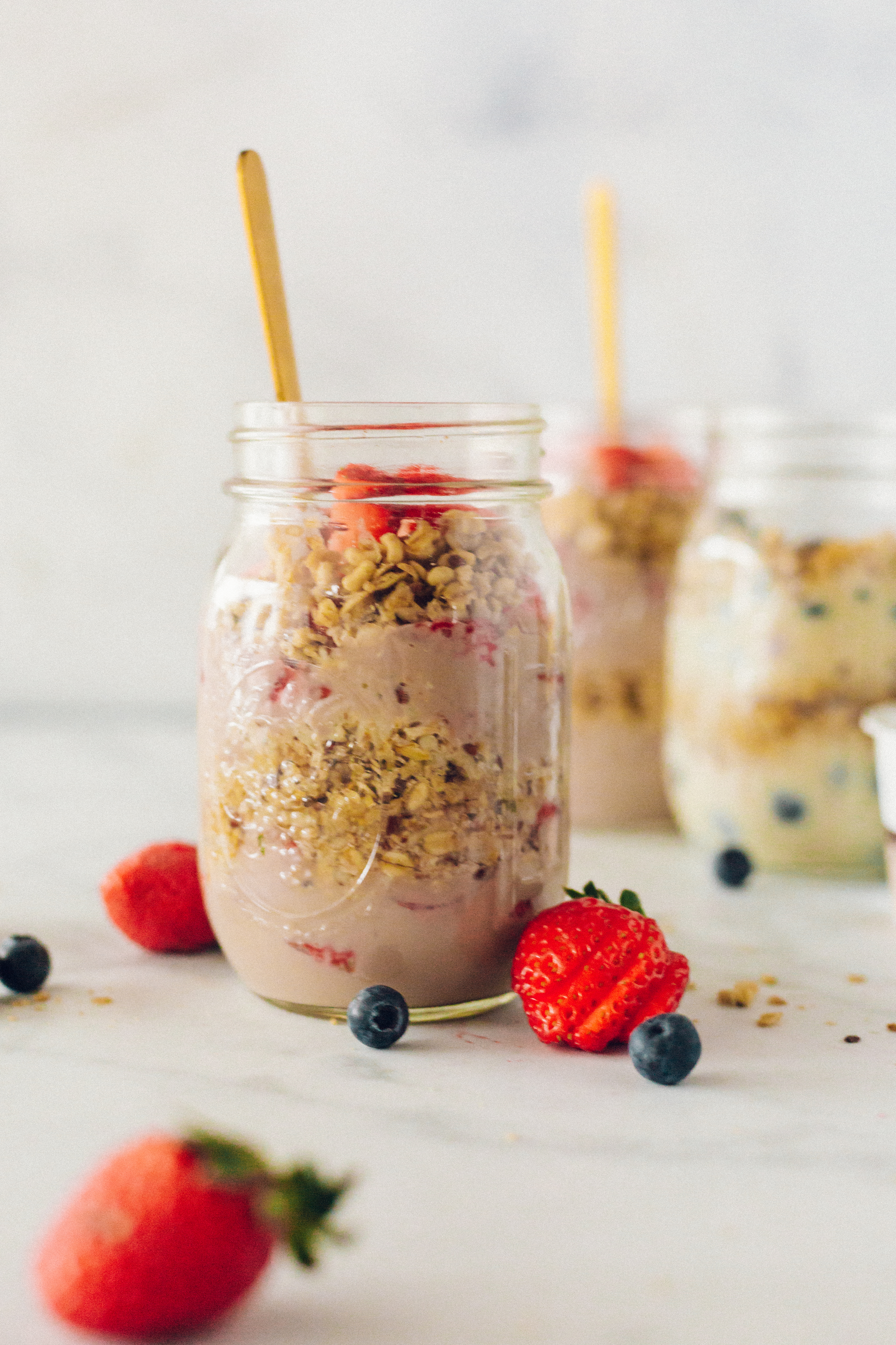 easy vegan breakfast parfait