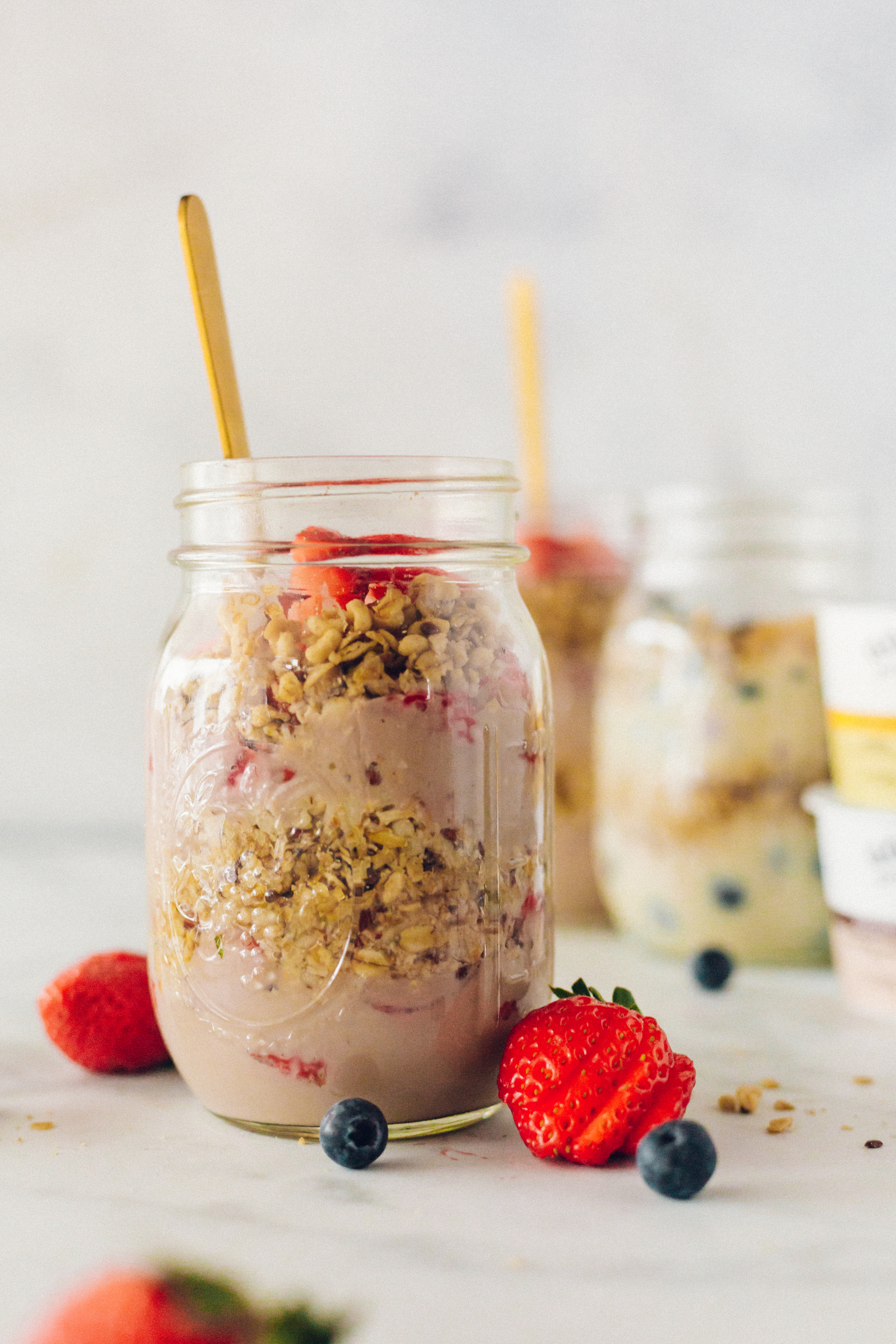 easy vegan breakfast parfait