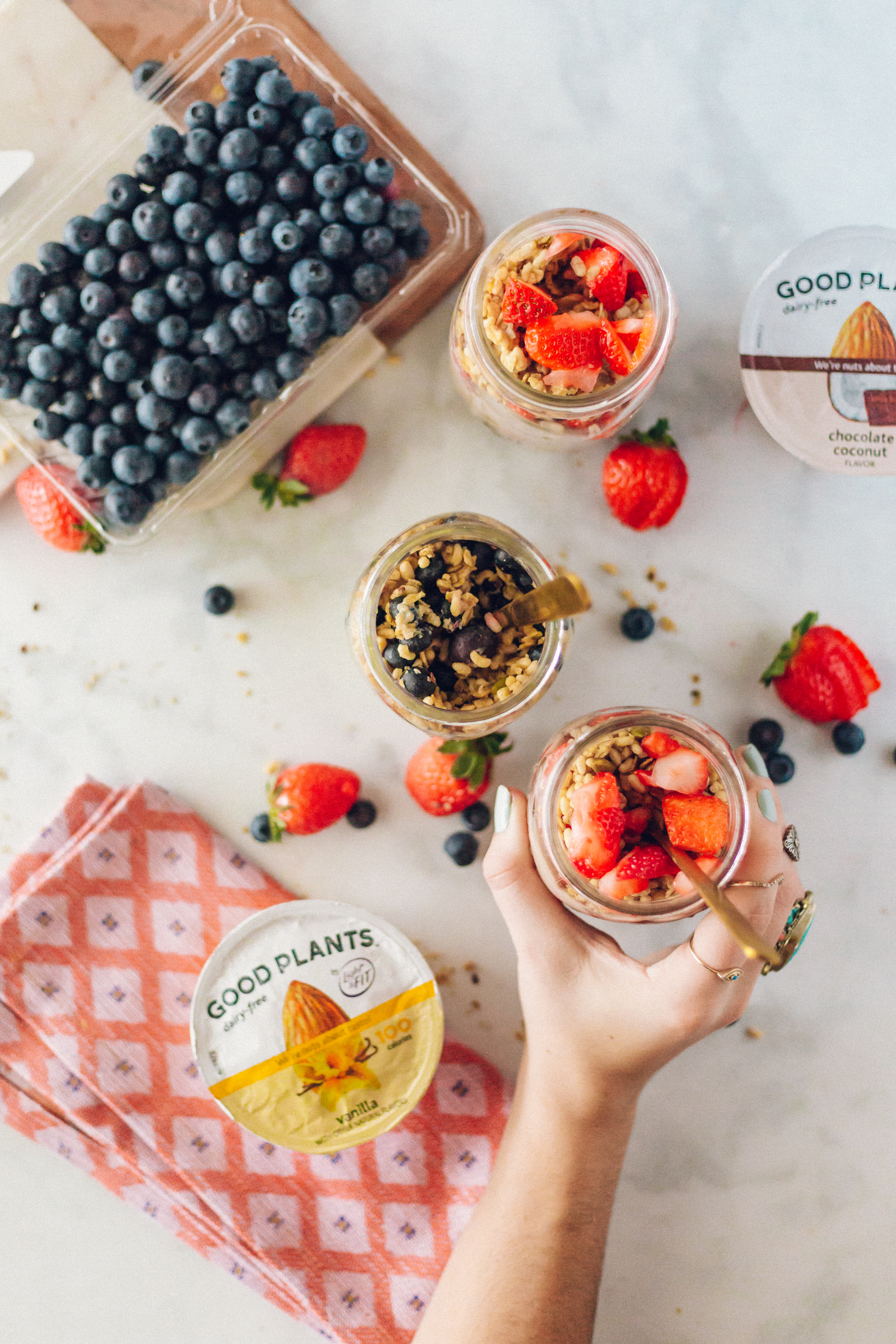 easy vegan breakfast parfait